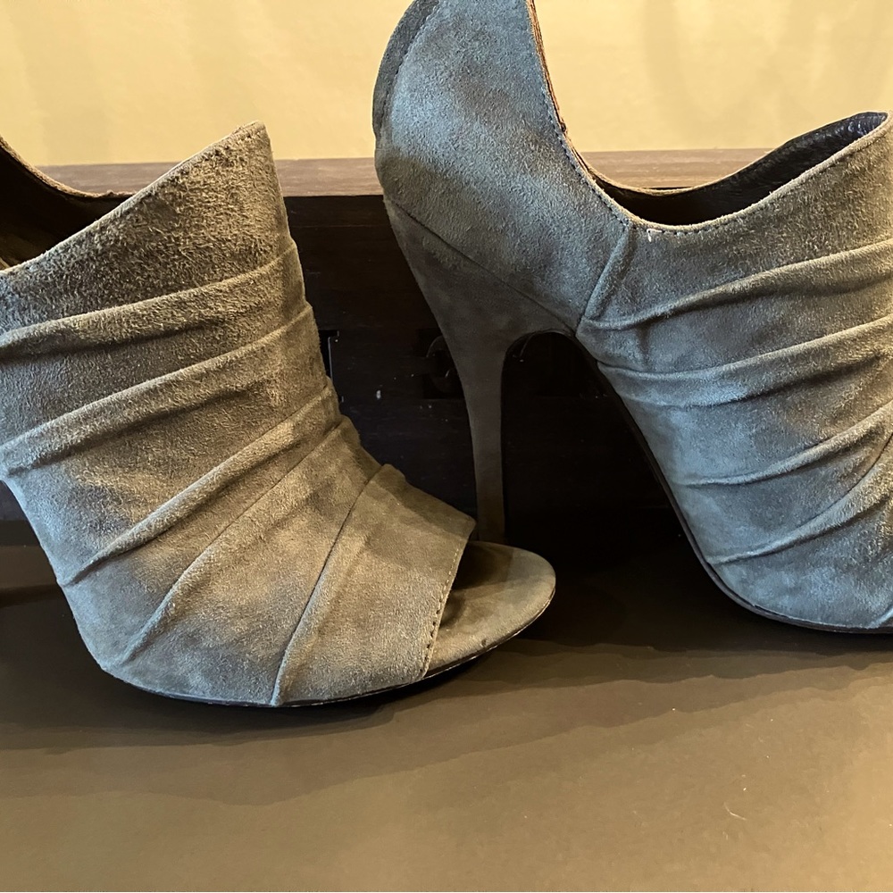 Elizabeth and James grey suede open toe booties!  Pre loved and good condition!